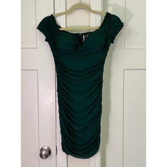 Windsor Emerald Green Scrunch Bodycon Dress - Size Medium - Picture 2 of 7
